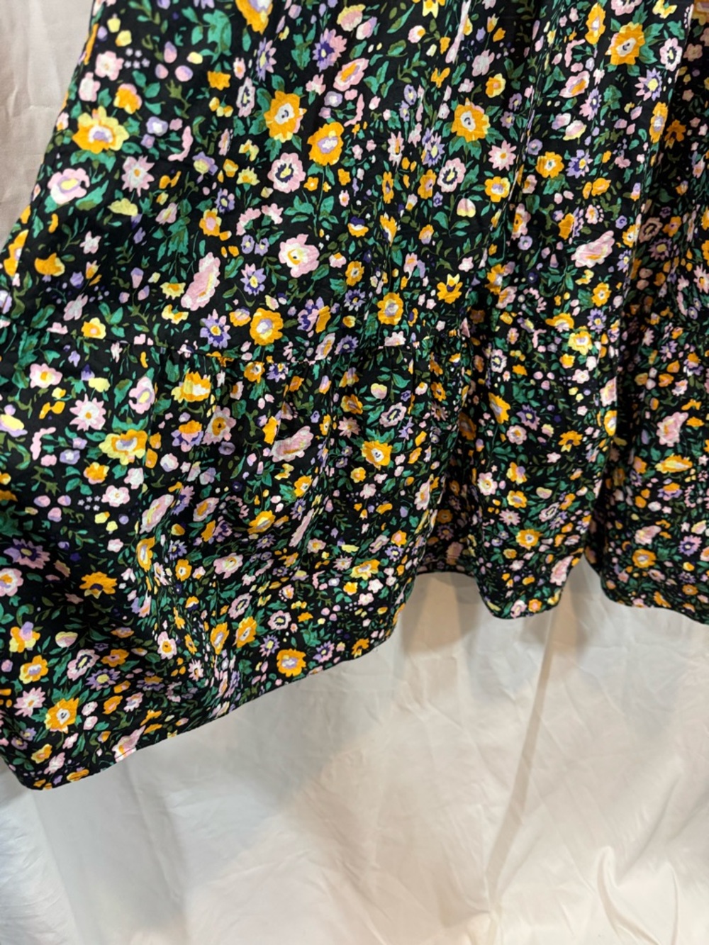 Hyacinth House Smocked Floral Midi Dress in Black with Yellow‎ & Pink Blooms M - Picture 3 of 11